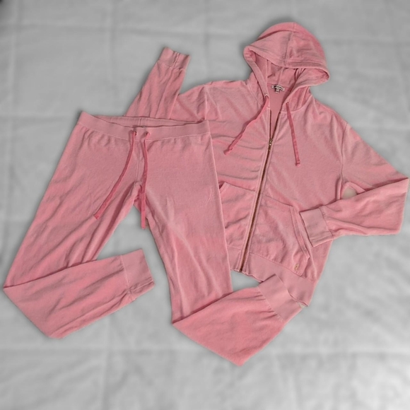 Juicy Couture Other - Juicy Couture pink velour tracksuit
